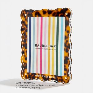 Picture Perfect Vertical Acrylic Frame - Scalloped Shape